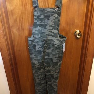 NWT Girls 14-16 Cat and Jack camo overalls